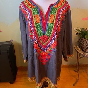 Unisex dashiki - large/ never worn. Gray with unique details.
